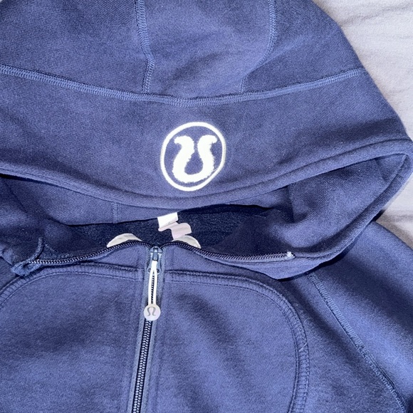 Lululemon Scuba- Navy blue/size 6 - Picture 4 of 7